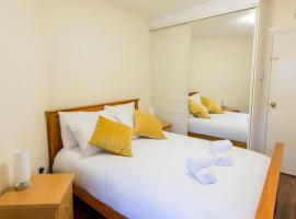 Hotel foto: Quiet 1 Bedroom Apartment Escape in City Centre MARW64