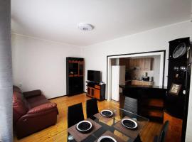 รูปภาพของโรงแรม: Serdika station, bright and cozy apartment