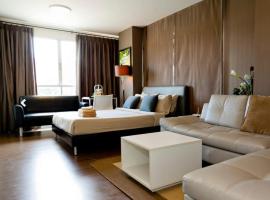 Hotel Photo: DCondo Creek Kathu Phuket Apartment 77/59 C Building