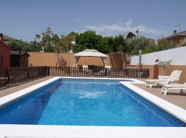 A picture of the hotel: Casa con Piscina