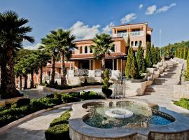 A picture of the hotel: Villas Elenite Premium