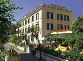 旅游健康及美容酒店,位于菲乌吉的酒店