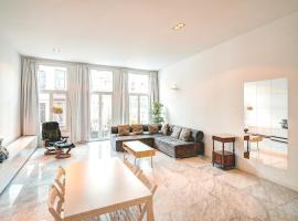 Hotel foto: Three Bedroom Marble Apartment in the Heart of Antwerp