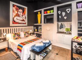 Hello Sunshine Self Catering Studio Apartments、ネルスプロイトのホテル