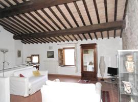 A picture of the hotel: Holiday home Via Petraia - 2
