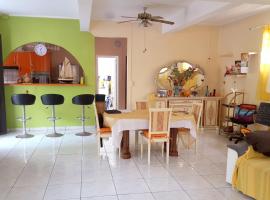 Gambaran Hotel: House with 4 bedrooms in Bellefontaine with wonderful mountain view enclosed garden and WiFi 7 km from the beach