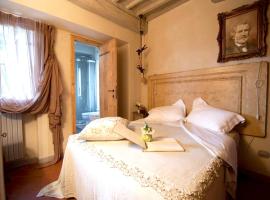 Hotel foto: 2 bedrooms house with city view jacuzzi and enclosed garden at Massa e Cozzile