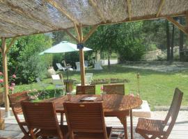 Hotel Foto: Holiday home Lot les Iscles