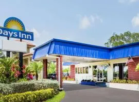 Days Inn by Wyndham Fort Myers Springs Resort