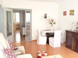 ホテル写真: 2 bedrooms apartement at Oostende 500 m away from the beach with balcony