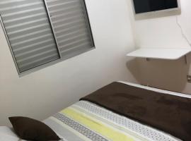 Zdjęcie hotelu: Suíte em apt - Espaço Yellow Vibe