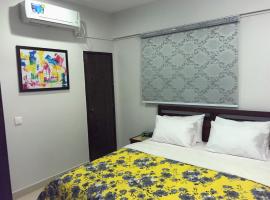รูปภาพของโรงแรม: "Service Apartments Karachi" Ocean View 2 Bed Room Apt