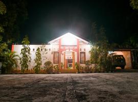 A picture of the hotel: Ryani Homestay Soa