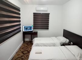 Happy Night Hostel，位于瓦迪穆萨的酒店