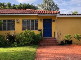 Hotel Photo: CHARMING HOME CLOSE TO MIAMI AIRPORT, MALLS, GOLF COURSE