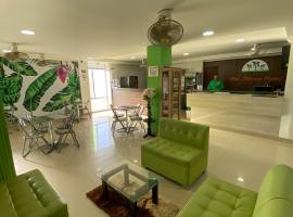 Gambaran Hotel: Hotel Plataneras Confort