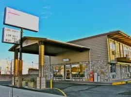 Knights Inn - Baker City