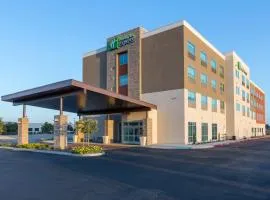 Holiday Inn Express Visalia-Sequoia Gateway Area by IHG
