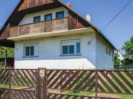 Foto do Hotel: Nice apartment in Balatonakali w/ WiFi and 3 Bedrooms