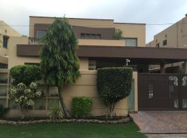 Gambaran Hotel: Guest INN Rooms Lahore