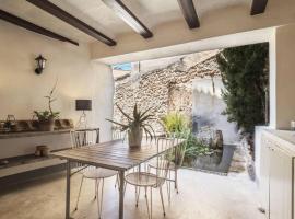 Photo de l’hôtel: MODERN STONE HOUSE with PEACEFUL PATIO IN BUNYOLA