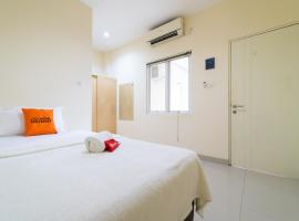 Gambaran Hotel: KoolKost near Ragunan Zoo - Minimum Stay 6 Days