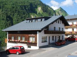 Hotel Garni Enzian,位于达米尔斯的酒店