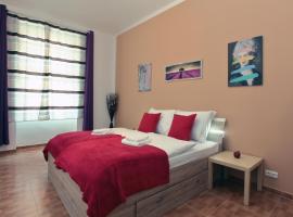 A picture of the hotel: Smeralova apartments 102A