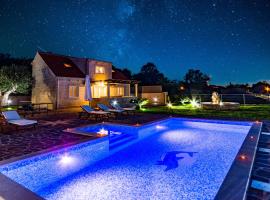 Fotos de Hotel: Villa Ivan - open pool