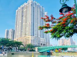 Zdjęcie hotelu: Quiet Luxury 2BR Rooftop Garden 360 View of Saigon