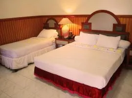 Berlian Abadi Hotel by Sinergi, hotel a Banyuwangi