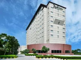 Radisson Gurugram Udyog Vihar, hotel u gradu 'Gurgaon'