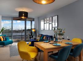 Photo de l’hôtel: PENTHOUSE Plymouth Apartment- Sea View- Sleeps 7 - Private Parking - Habita Property