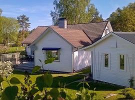 Hotel fotografie: 8 person holiday home in LERUM