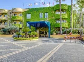 Hotel Caesar Palace, מלון בג'יארדיני נאקסוס