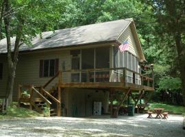 Hotel Foto: Vacation Home on Lake Close to Louisville