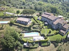 酒店照片: Piaggiori Villa Sleeps 35 with Pool and WiFi