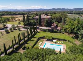 酒店照片: Santa Croce sull'Arno Villa Sleeps 18 with Pool and WiFi