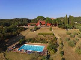 מלון צילום: Stazione di Monte Antico Villa Sleeps 24 with Pool and WiFi