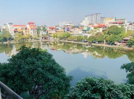 รูปภาพของโรงแรม: TH Lakeside House with Dorm near Imperial Citadel of Thang Long