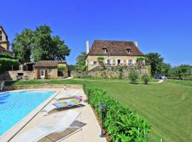 Hotel Photo: Nadaillac-de-Rouge Villa Sleeps 7 with Pool Air Con and WiFi