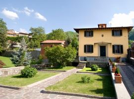 Zdjęcie hotelu: Casale Villa Sleeps 13 with Pool and WiFi