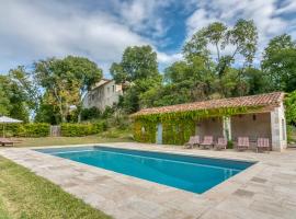 Hotel foto: Cazes-Mondenard Chateau Sleeps 12 with Pool and WiFi