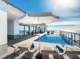 होटल की एक तस्वीर: Faja da Ovelha Villa Sleeps 6 with Pool and WiFi