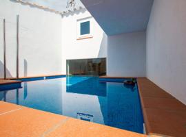 Fotos de Hotel: Pals Villa Sleeps 8 Pool WiFi