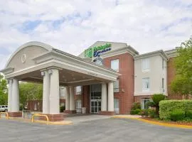 Holiday Inn Express Hotel & Suites Lafayette, an IHG Hotel: Lafayette şehrinde bir otel