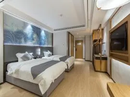 GreenTree Eastern Xuzhou High Speed Railway Station West Exit Station Hotel, hotel u gradu 'Xuzhou'