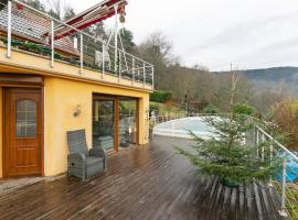 Hotel Foto: Majestic Holiday Home in Neubois with Private Pool