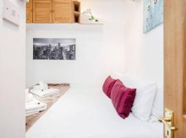 Hotel foto: Chi Chi Apartments Trafalgar Studio TRAF3A