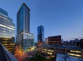 Holiday Inn Hotel & Suites - Montreal Centre-ville Ouest by IHG